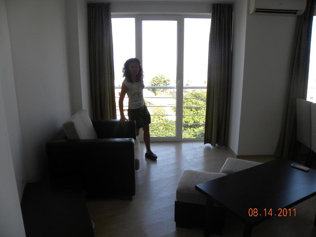 Apartcomplex New Tawn Obzor Rom bilde