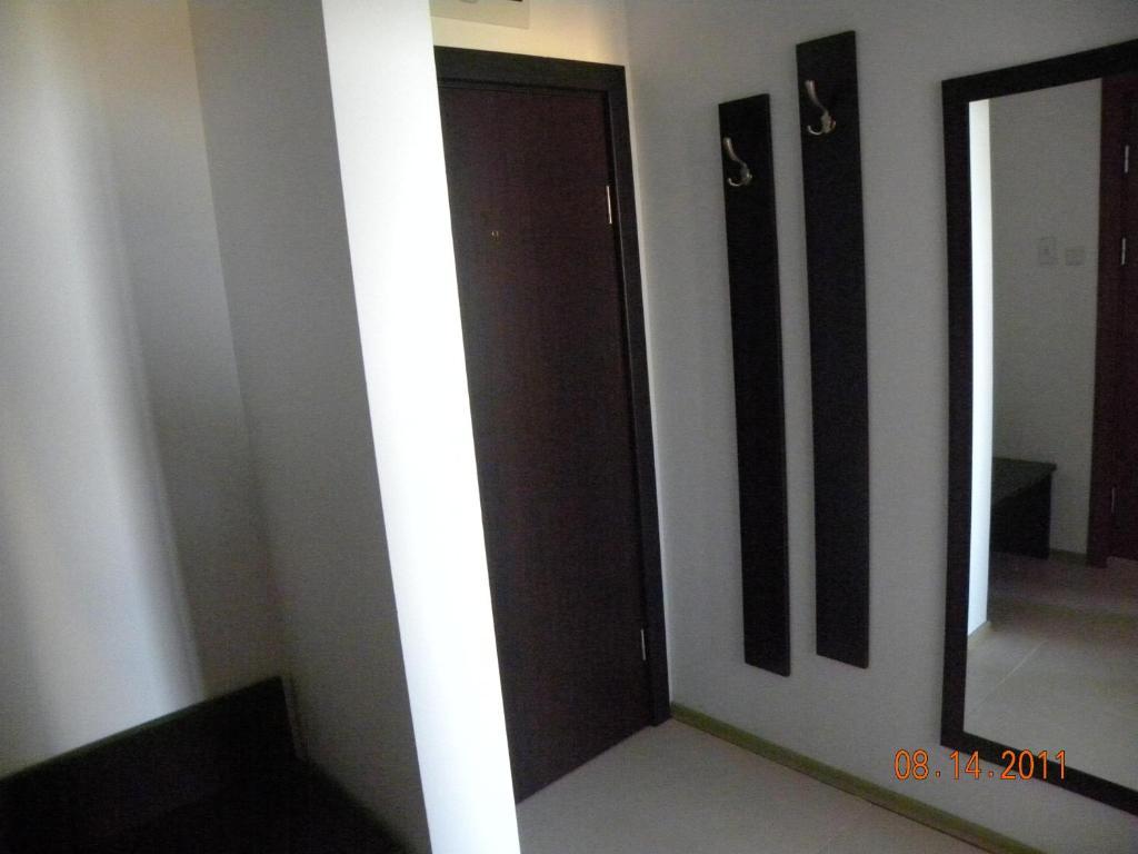 Apartcomplex New Tawn Obzor Rom bilde