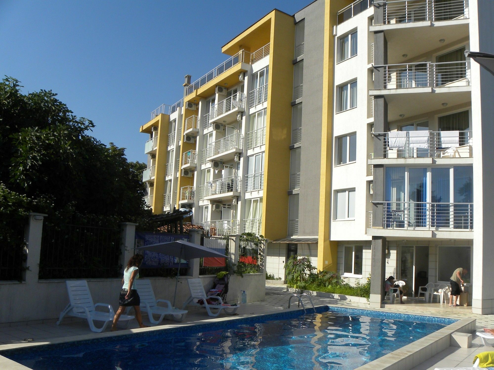 Apartcomplex New Tawn Obzor Eksteriør bilde